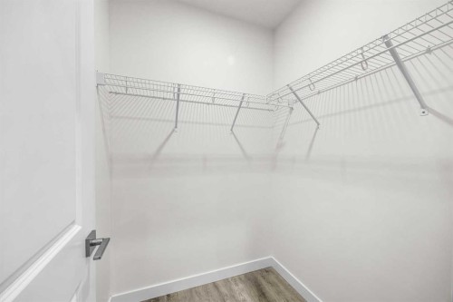 289 Lucas Avenue Nw, Calgary, AB - Indoor With Storage
