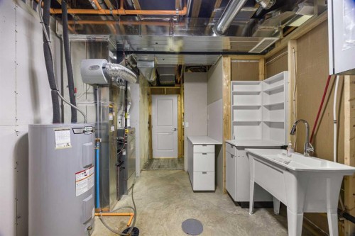 289 Lucas Avenue Nw, Calgary, AB - Indoor Photo Showing Basement