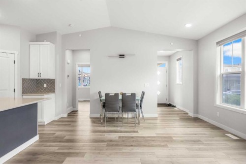 289 Lucas Avenue Nw, Calgary, AB - Indoor