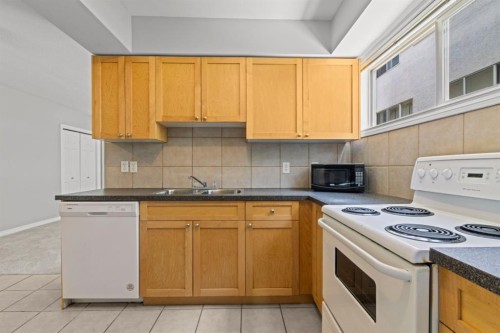 126-56 Hamlet Road Sw, Calgary, AB 