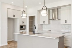 30 Hotchkiss Gardens SECalgary, AB T3S 0T5