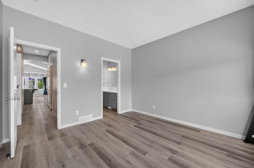 156 Belmont Boulevard Sw, Calgary, AB - Indoor Photo Showing Other Room