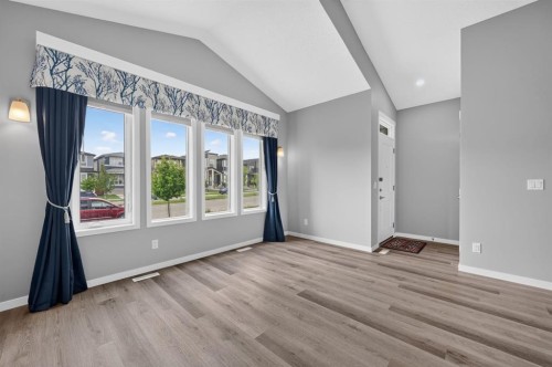 156 Belmont Boulevard Sw, Calgary, AB - Indoor Photo Showing Other Room