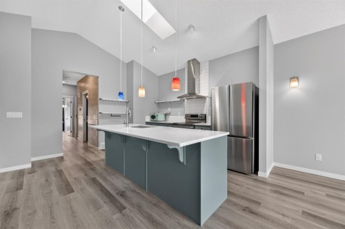 156 Belmont Boulevard Sw, Calgary, AB - Indoor Photo Showing Kitchen With Stainless Steel Kitchen With Upgraded Kitchen