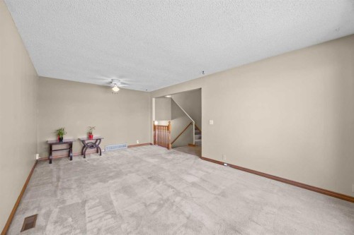 60 Ogmoor Crescent Se, Calgary, AB 