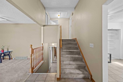 60 Ogmoor Crescent Se, Calgary, AB 