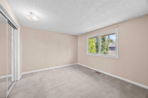 60 Ogmoor Crescent Se, Calgary, AB 