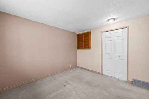 60 Ogmoor Crescent Se, Calgary, AB 