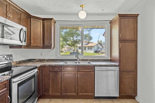 60 Ogmoor Crescent Se, Calgary, AB 