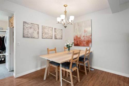 259 Woodside Circle Sw, Calgary, AB 