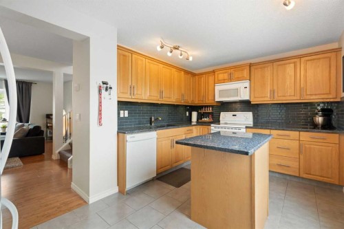 259 Woodside Circle Sw, Calgary, AB 