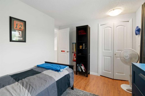 259 Woodside Circle Sw, Calgary, AB 