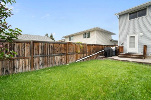 259 Woodside Circle Sw, Calgary, AB 