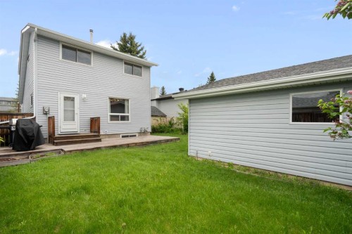 259 Woodside Circle Sw, Calgary, AB 