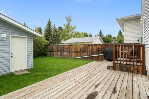 259 Woodside Circle Sw, Calgary, AB 