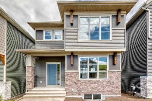 18 Tillotson Downs, Okotoks, AB 