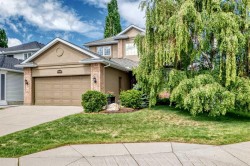 10882 Valley Ridge Drive NW Calgary, AB T3B 5R1