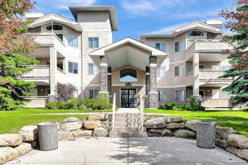 106-20 Country Hills View NW Calgary, AB T3K 5A3