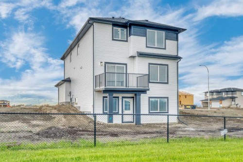 112 Lakewood Crescent, Strathmore, AB 