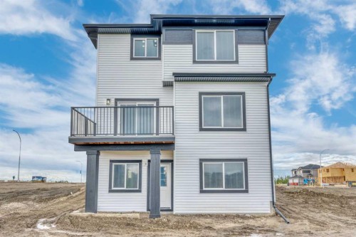 112 Lakewood Crescent, Strathmore, AB 