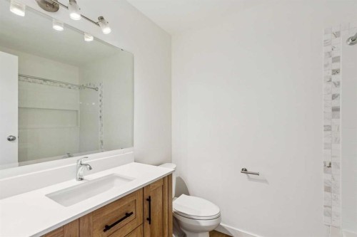 32 Castleglen Way Ne, Calgary, AB 