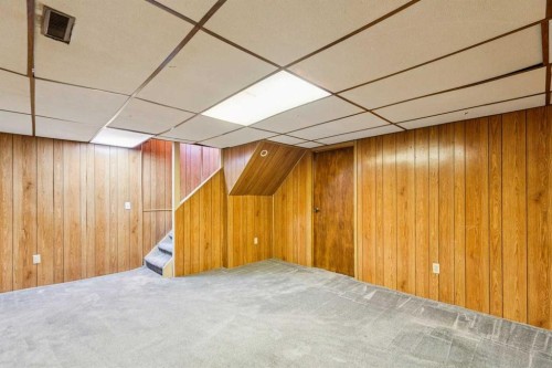 32 Castleglen Way Ne, Calgary, AB 