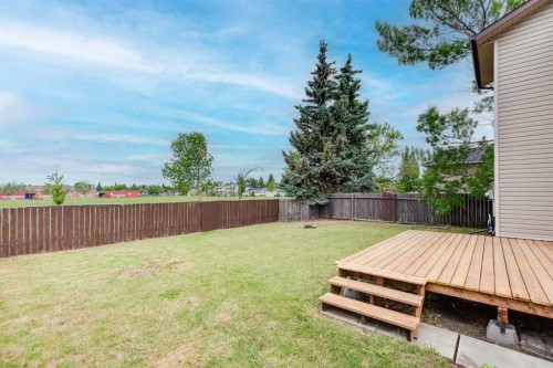 32 Castleglen Way Ne, Calgary, AB 