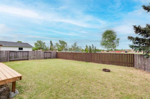 32 Castleglen Way Ne, Calgary, AB 