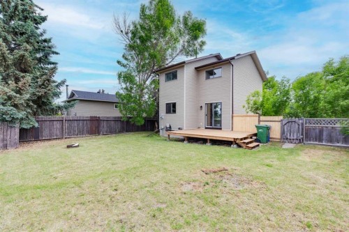 32 Castleglen Way Ne, Calgary, AB 