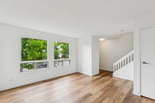 32 Castleglen Way Ne, Calgary, AB 
