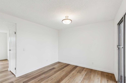 32 Castleglen Way Ne, Calgary, AB 
