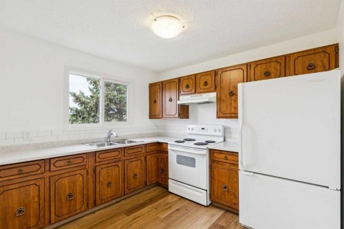 32 Castleglen Way Ne, Calgary, AB 