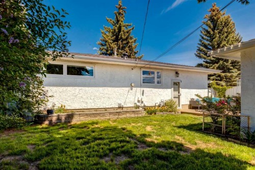 9559 Assiniboine Road Se, Calgary, AB 