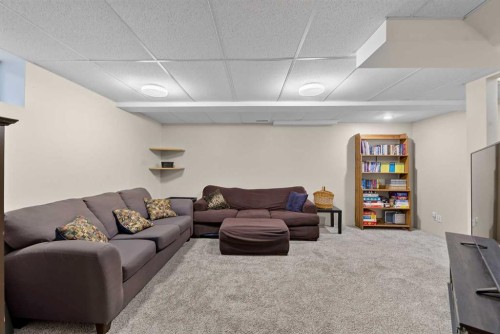 121 Prestwick Park Se, Calgary, AB 