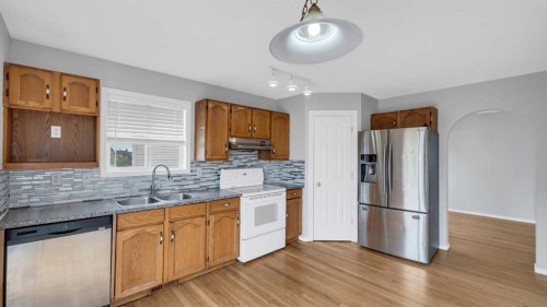 187 Coral Springs Circle Ne, Calgary, AB 