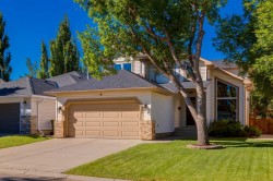 37 Douglasview Circle SE Calgary, AB T2Z 2P4