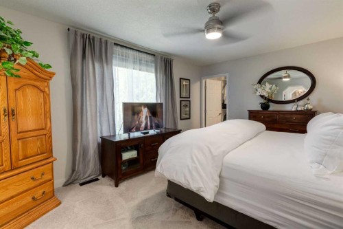 37 Douglasview Circle Se, Calgary, AB 