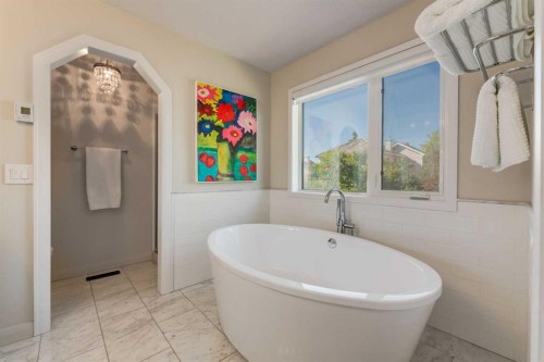 37 Douglasview Circle Se, Calgary, AB 