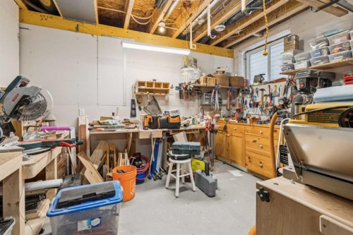 14 Riviera View, Cochrane, AB 