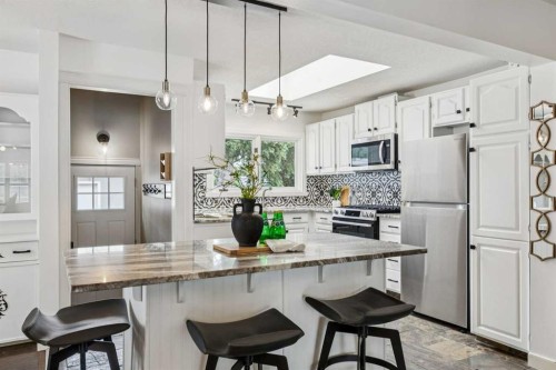 63 Hogarth Crescent Sw, Calgary, AB 
