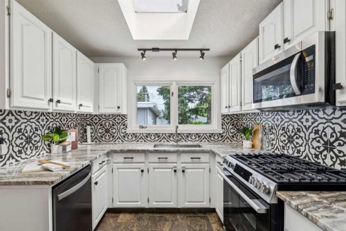 63 Hogarth Crescent Sw, Calgary, AB 