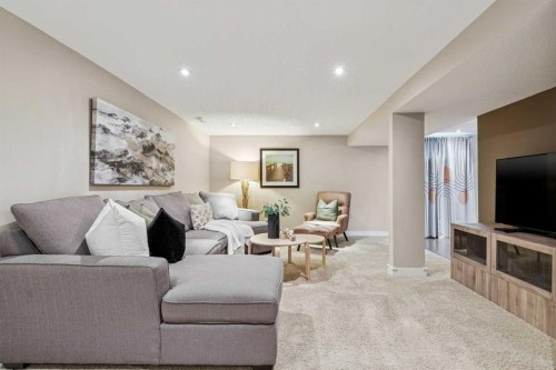 63 Hogarth Crescent Sw, Calgary, AB 