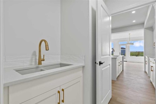 138 Corner Glen Square Ne, Calgary, AB 
