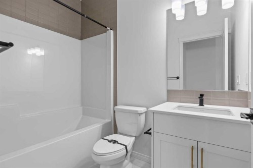138 Corner Glen Square Ne, Calgary, AB 