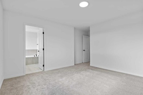138 Corner Glen Square Ne, Calgary, AB 