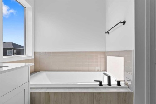 138 Corner Glen Square Ne, Calgary, AB 
