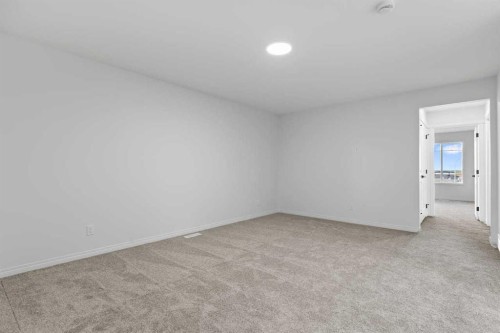 138 Corner Glen Square Ne, Calgary, AB 
