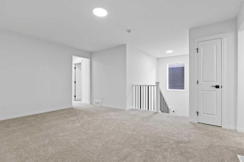 138 Corner Glen Square Ne, Calgary, AB 