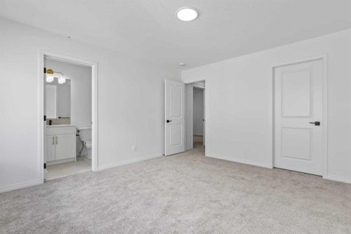 138 Corner Glen Square Ne, Calgary, AB 