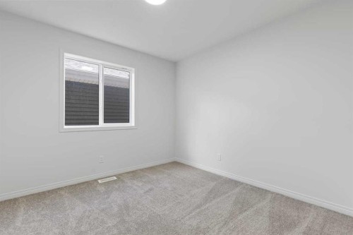 138 Corner Glen Square Ne, Calgary, AB 